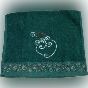 🍄Vintage Christmas Santa Holiday Hand Towel Green Embroidery Winter